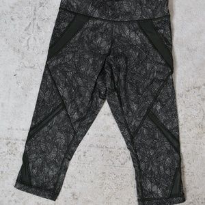 Lululemon Cropped Dark Green Leggings